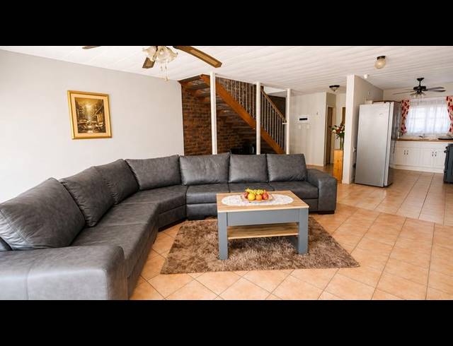 3 BEDROOM TOWNHOUSE FOR SALE IN SINOVILLE